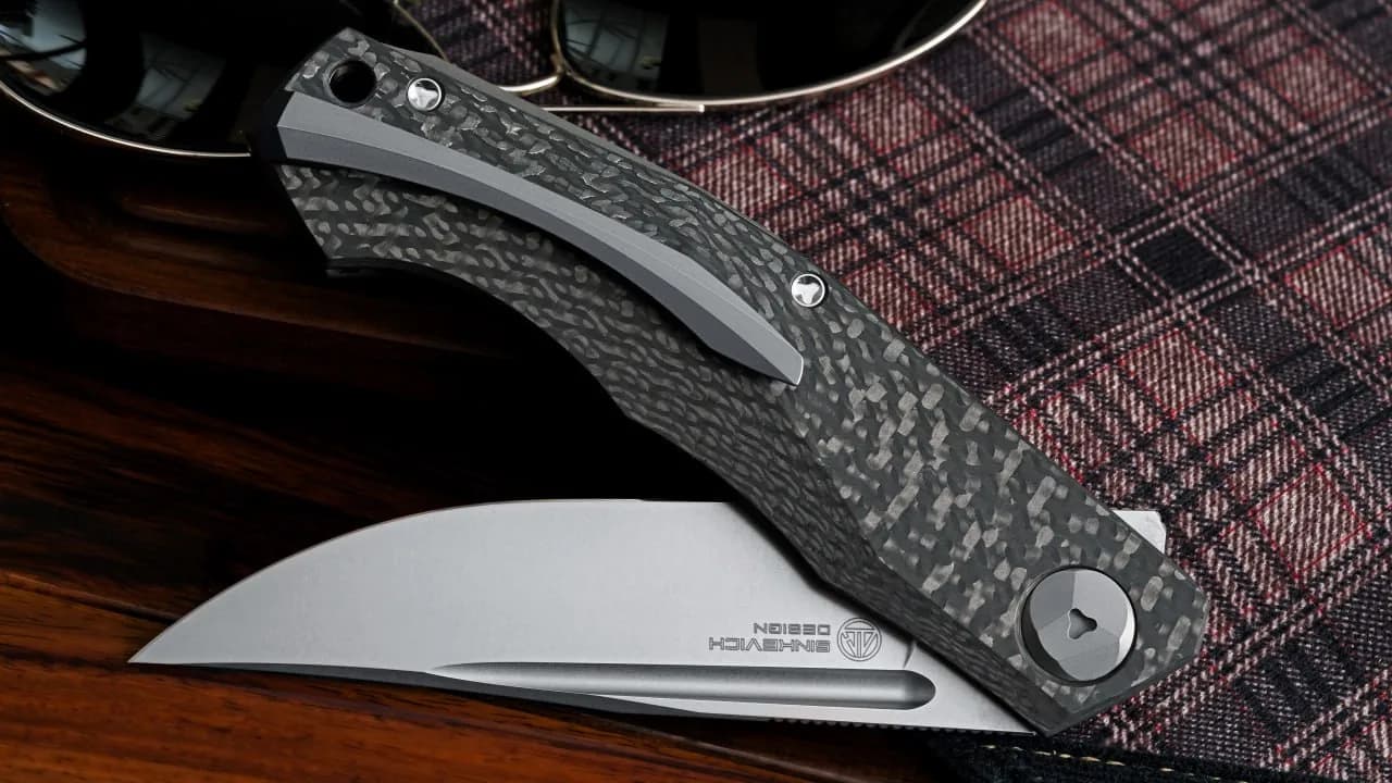 Shirogorov, Pero