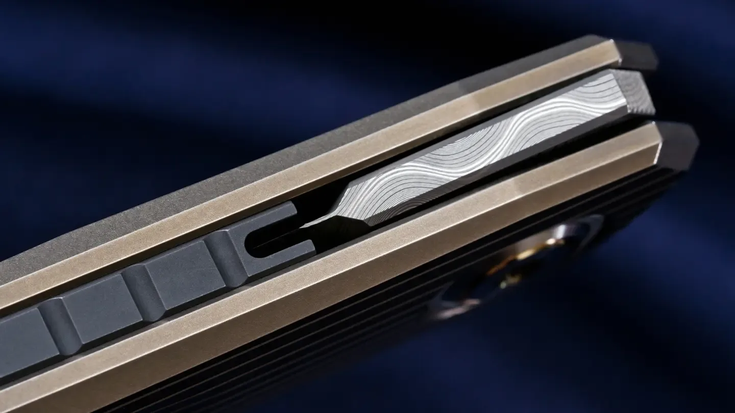 Shirogorov, Strip