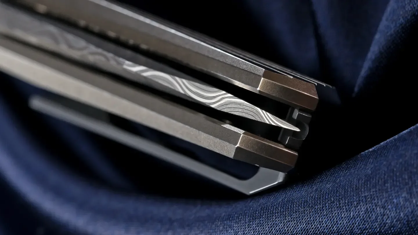 Shirogorov, Strip